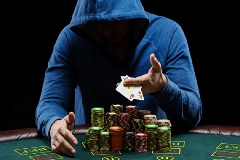 Poker Bluff là một hình thức bluff mà khiến đối thủ dựa vào All in